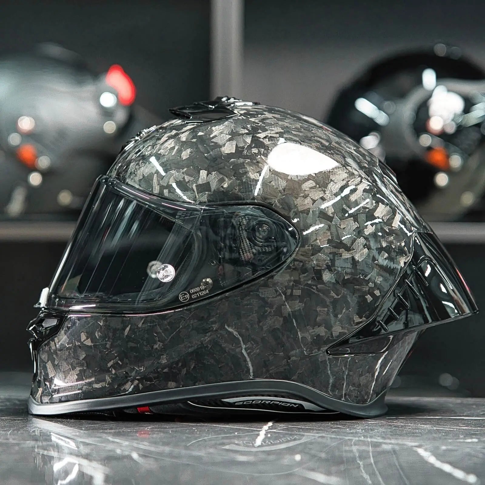 Scorpion EXO-R1 Evo II Forged Carbon Onyx Black