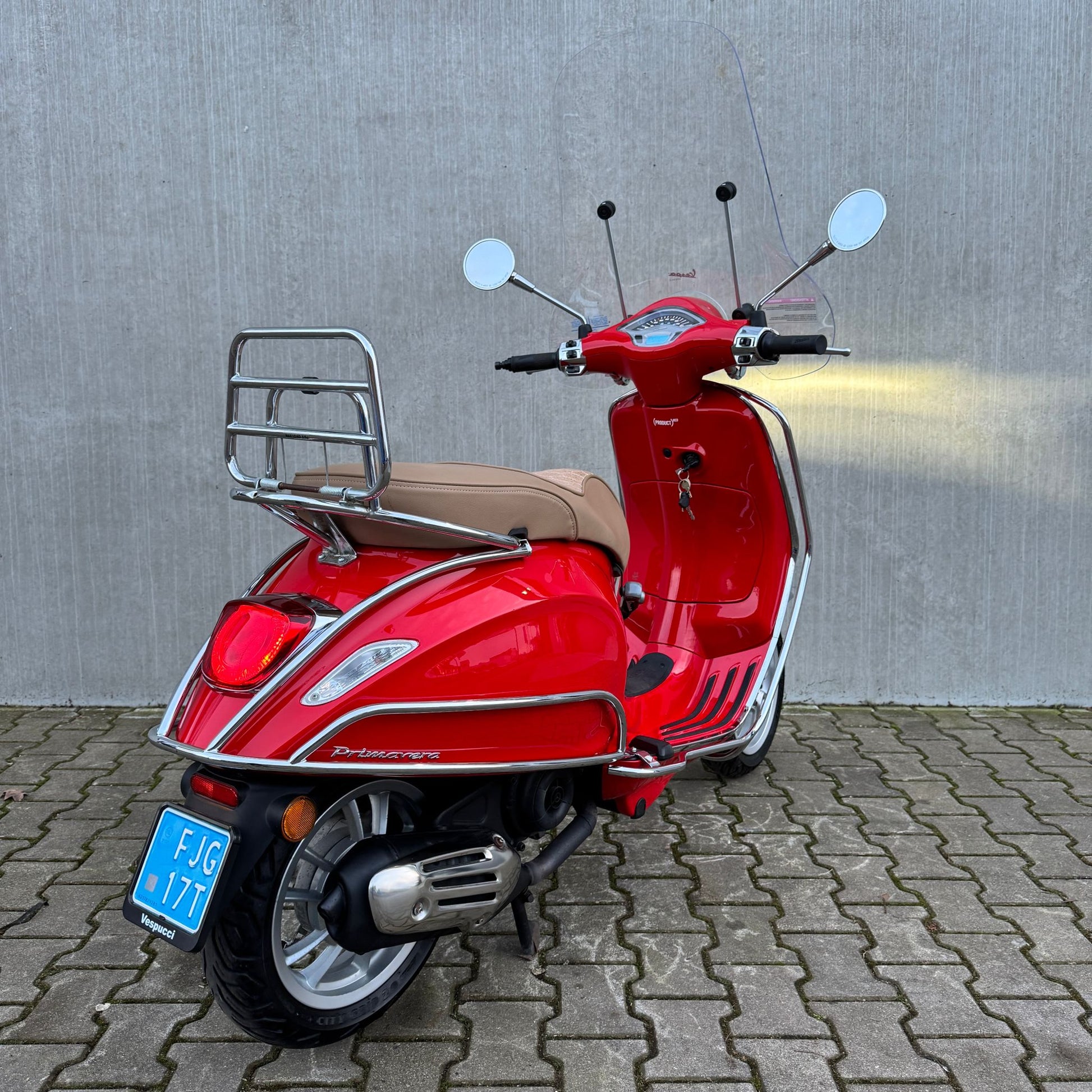 Vespa Primavera RED Edition FJG-17-T