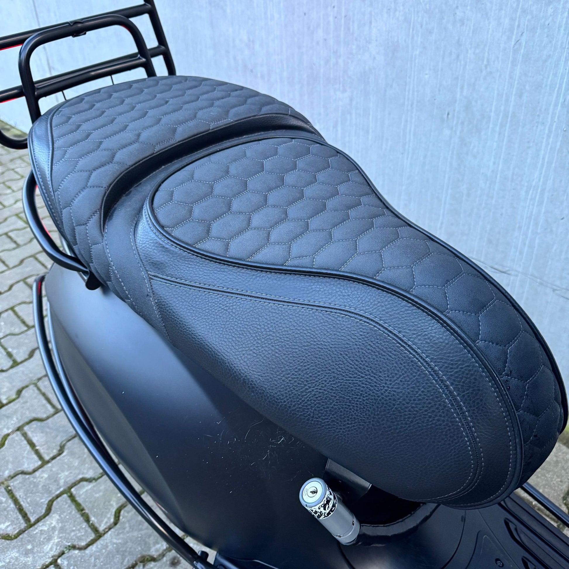 Vespa Sprint Sport Mat Zwart FLF-95-R
