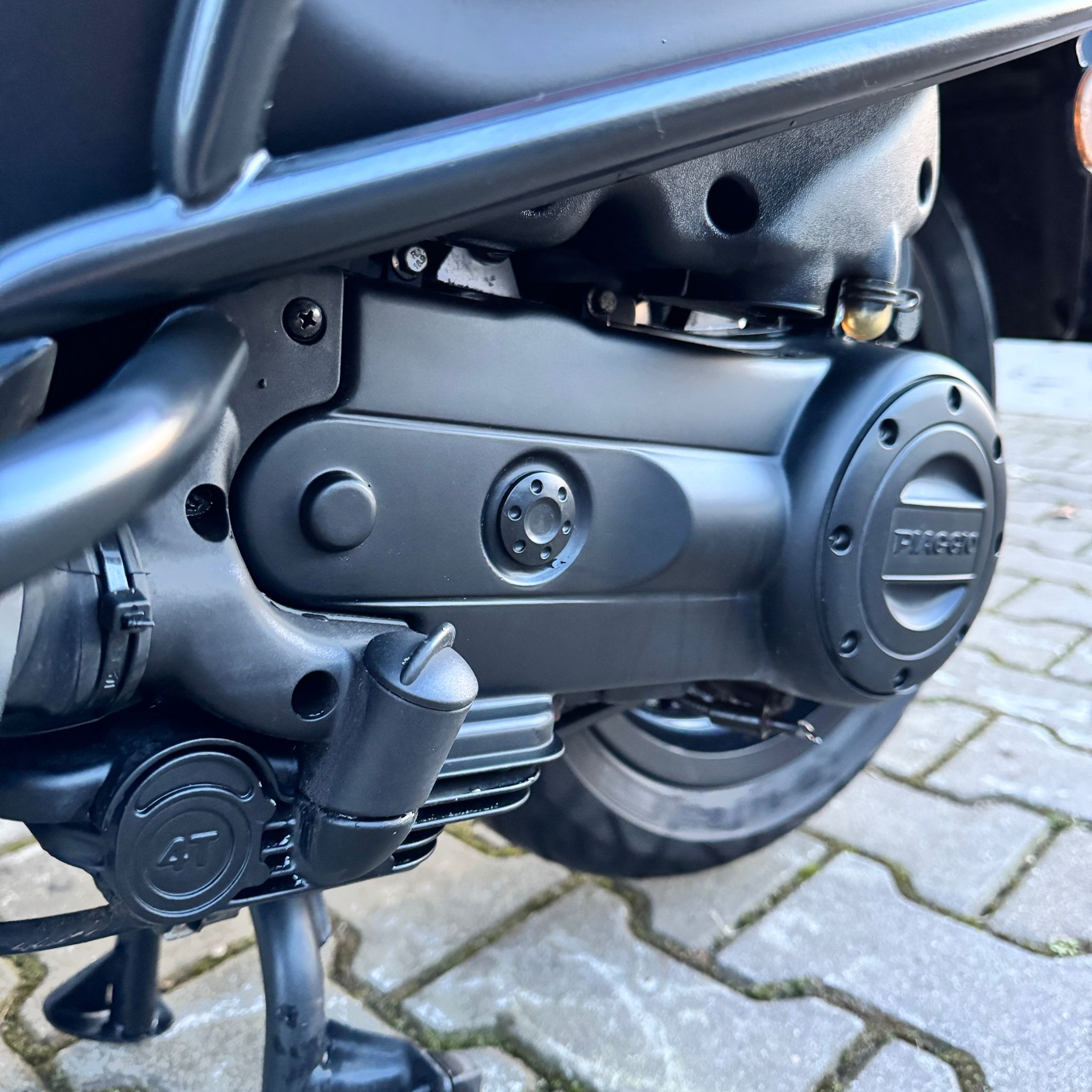 Vespa Sprint Sport Mat Zwart FLF-95-R