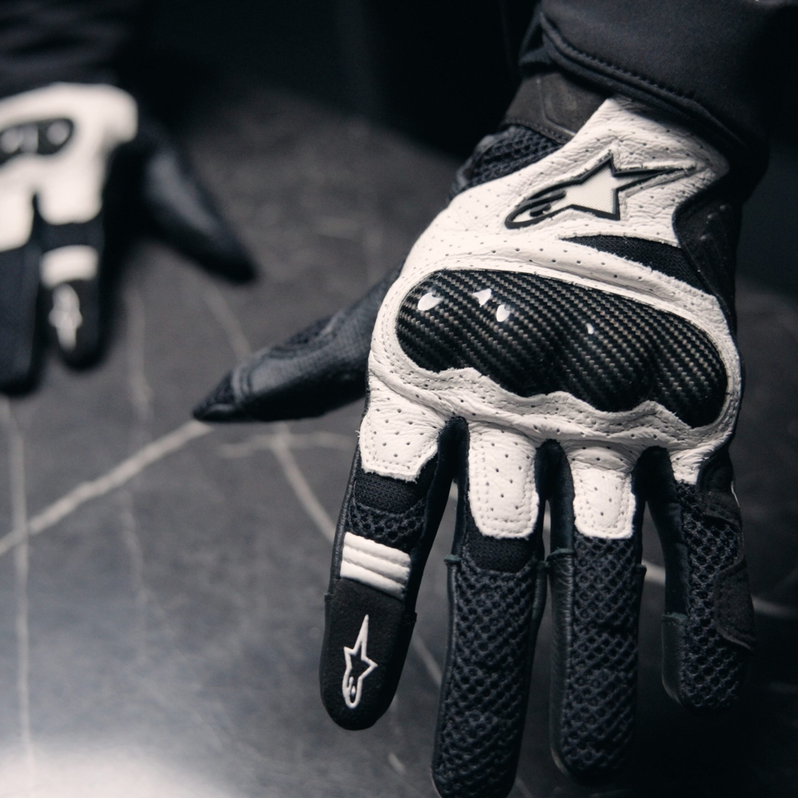 Alpinestars SMX-1 Air V2 White / Black